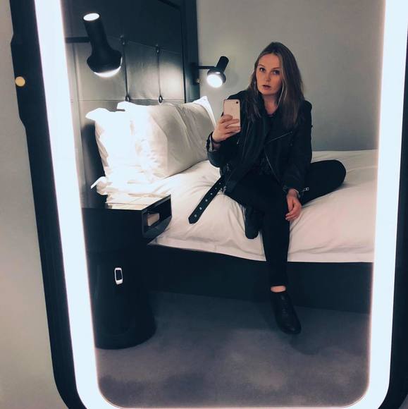 Meet your Posher, Katherine - Picture 1 of 1